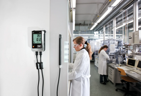 testo 176 P1 - Înregistrator pentru presiune absolută, temperatură și umiditate