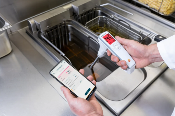testo 270 BT - Tester pentru calitatea uleiului de prăjit